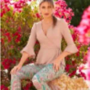 BOSTON PROPER FIT AND FLARE WRAP TOP SIZE: S